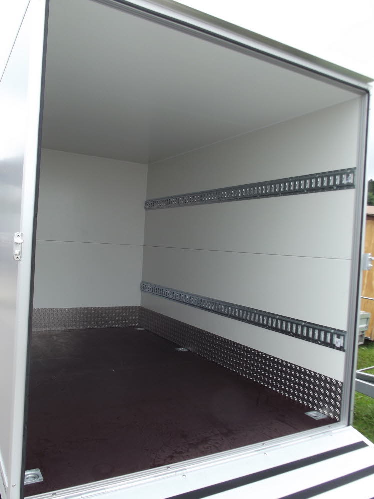 Anhaenger Boehler Koenig KHC Koffer mit Rampe (2)