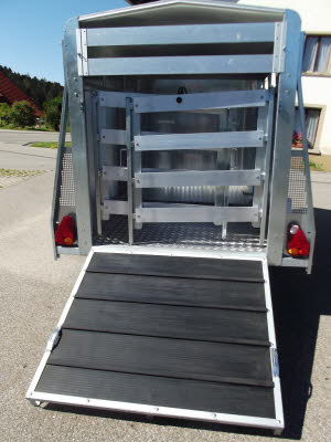 Blyss Vieh und Schweineanhnger Anhnger Bhler (3)