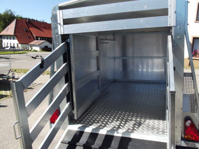 Blyss Vieh und Schweineanhnger Anhnger Bhler (7)