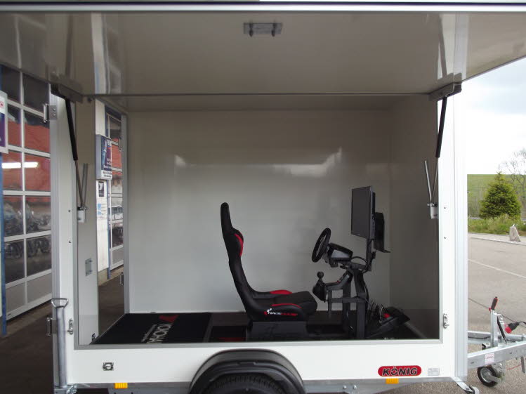 Rennsimulator im Knig 152515 Kofferanhnger Anhnger Bhler001 (2)
